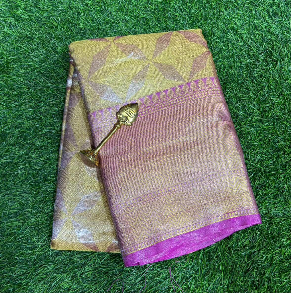 SJ004 JOTHIKA MAM SAREE WITH ELEGANT DESIGNS