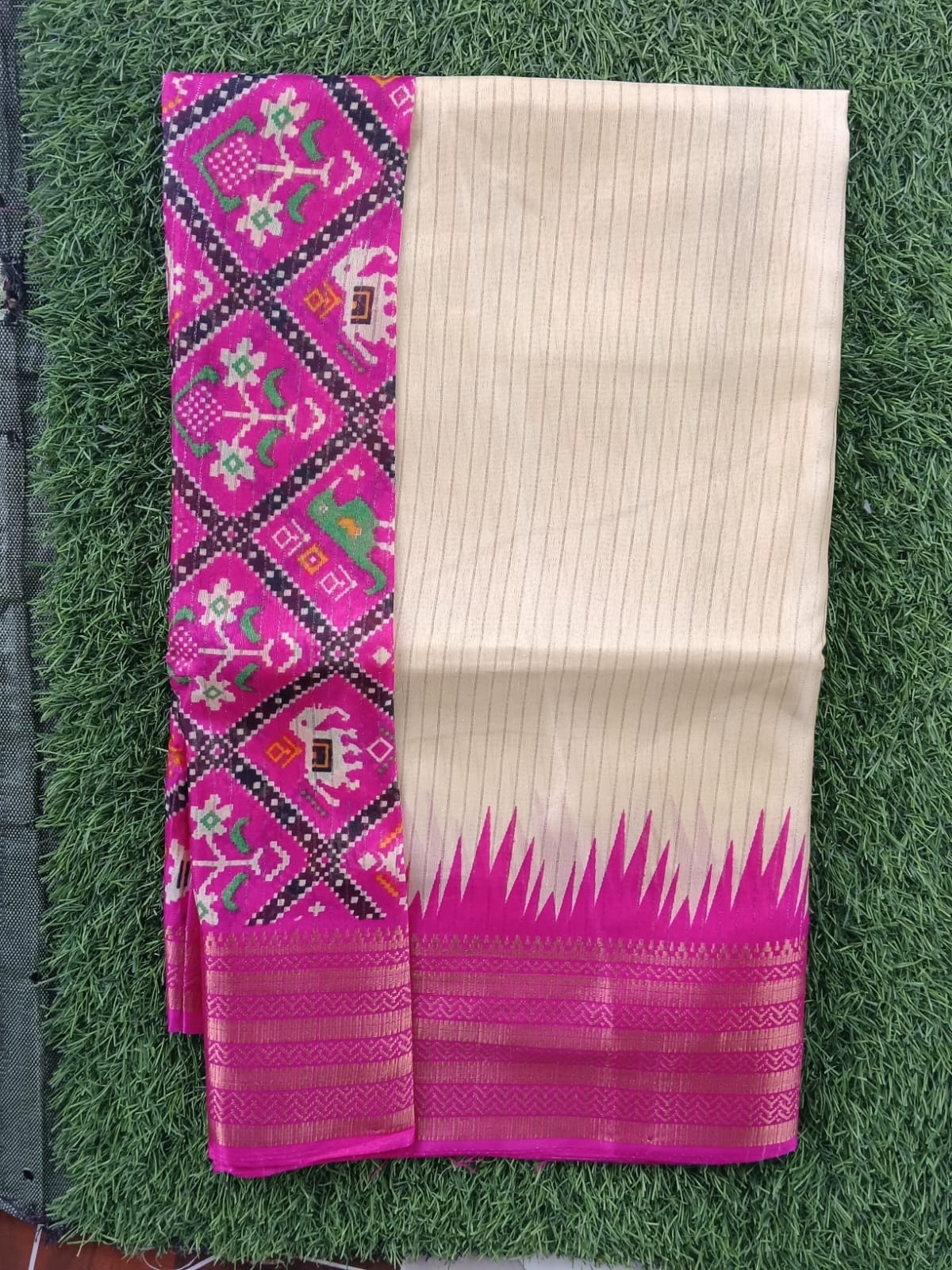 SJ055 DOLO ZARI LINE SAREE WITH  DIGITAL PRINTED BLOUSE