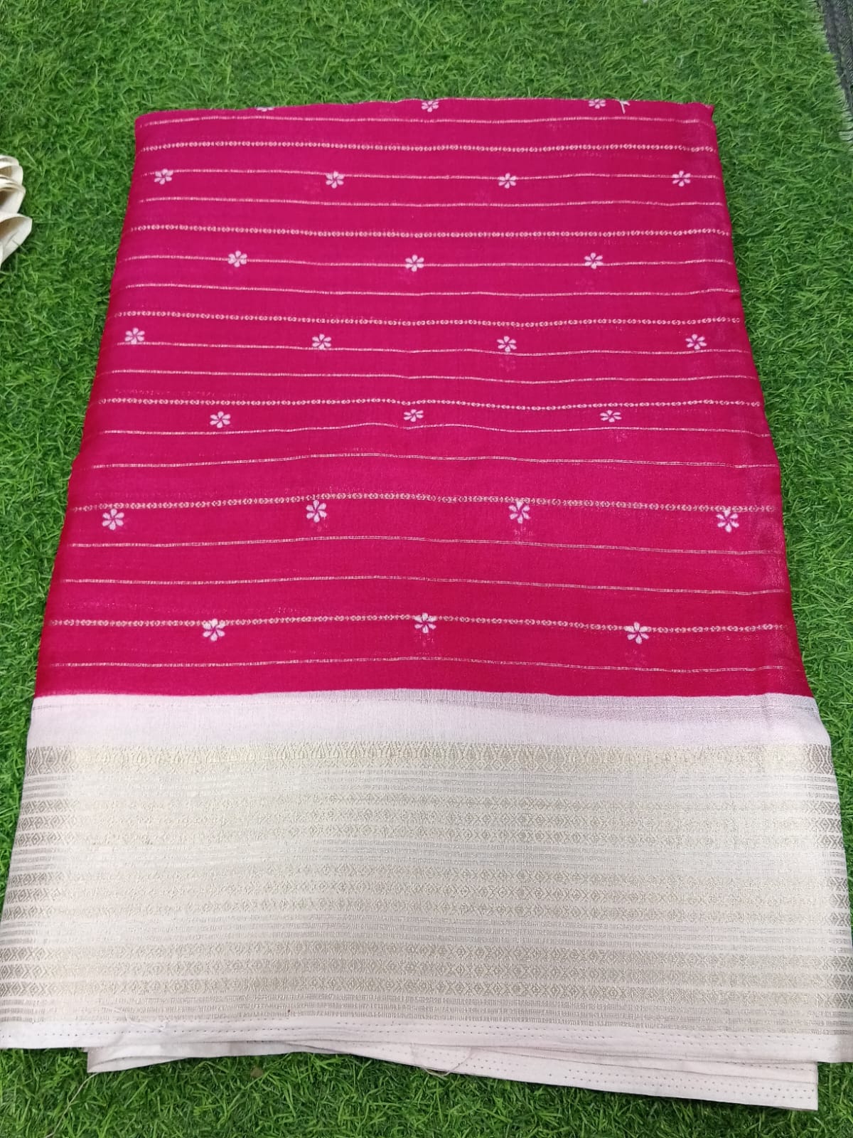 SJ063 MARSHMALLOW FABIRC WITH  CONTRAST BORDER